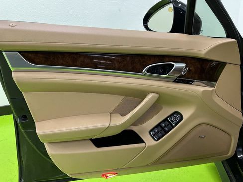 Used 2011 Porsche Panamera S RWD image 15