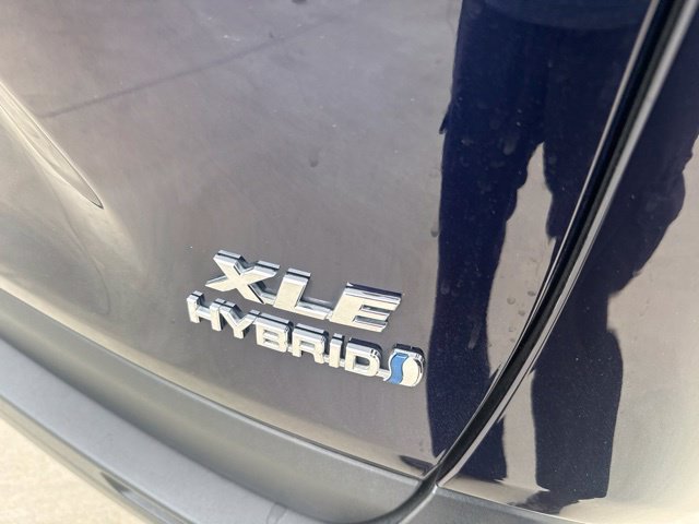 Used 2023 Toyota RAV4 XLE AWD/4WD image 4