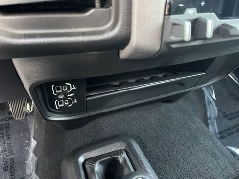 Used 2024 RAM 3500 Tradesman w/ Chrome Appearance Group AWD/4WD image 27