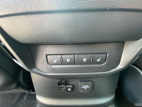 Used 2024 Toyota Tundra Capstone AWD/4WD image 29