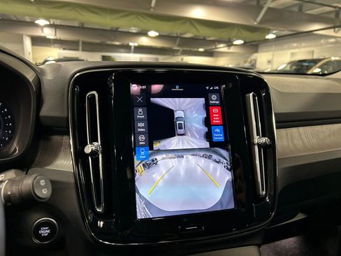 Used 2026 Volvo XC40 B5 Plus w/ Protection Package Premier image 17