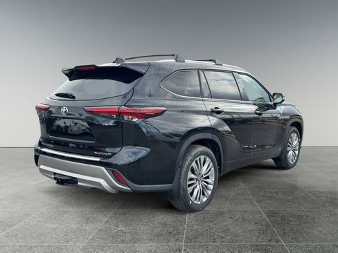 New 2026 Toyota Highlander Platinum AWD/4WD image 5