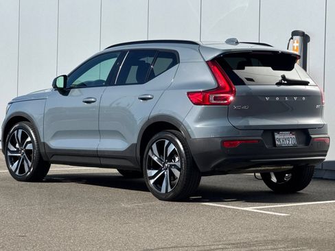 Used 2023 Volvo XC40 B5 Plus w/ Protection Package Premier AWD/4WD image 3