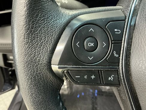 Used 2022 Toyota Avalon XLE image 10