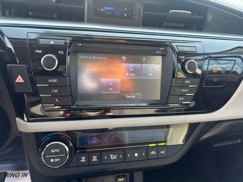 Used 2016 Toyota Corolla LE FWD image 23