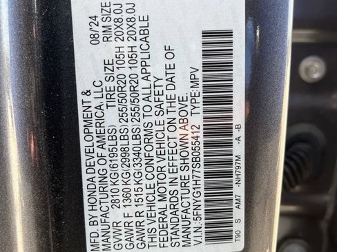 Used 2025 Honda Pilot Touring image 11