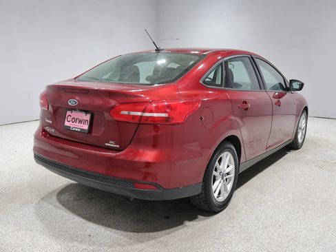 Used 2015 Ford Focus SE w/ SE Cold Weather Package FWD image 2