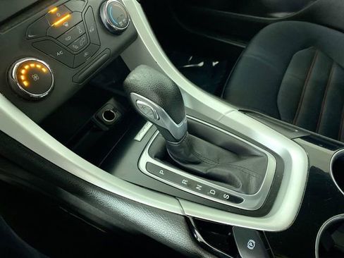 Used 2016 Ford Fusion SE w/ Equipment Group 201A image 17