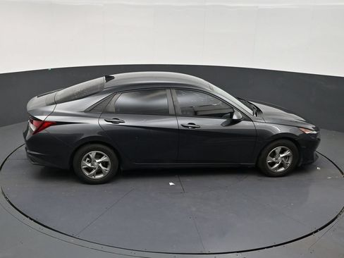 Used 2021 Hyundai Elantra SE FWD image 16