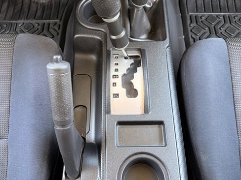 Used 2007 Toyota FJ Cruiser 4WD image 32