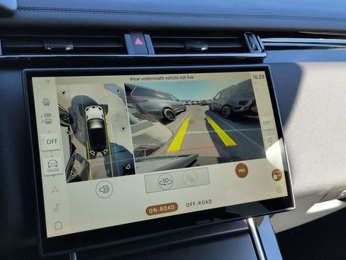 New 2026 Land Rover Range Rover Velar Dynamic SE image 31