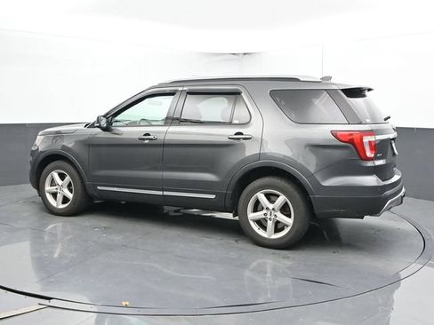 Used 2016 Ford Explorer XLT AWD/4WD image 8