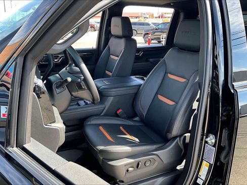 Used 2025 GMC Sierra 2500 AT4 w/ AT4 Premium Plus Package image 8