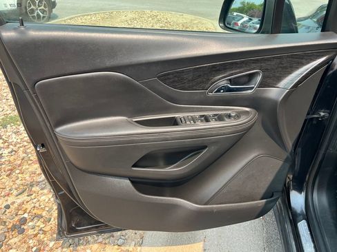 Used 2015 Buick Encore Convenience FWD image 18
