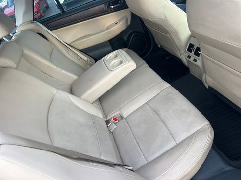 Used 2017 Subaru Outback 2.5i Limited AWD/4WD image 15