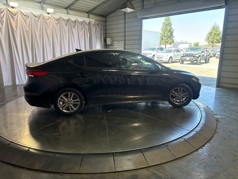 Used 2018 Hyundai Elantra Value Edition w/ Cargo Package FWD image 4