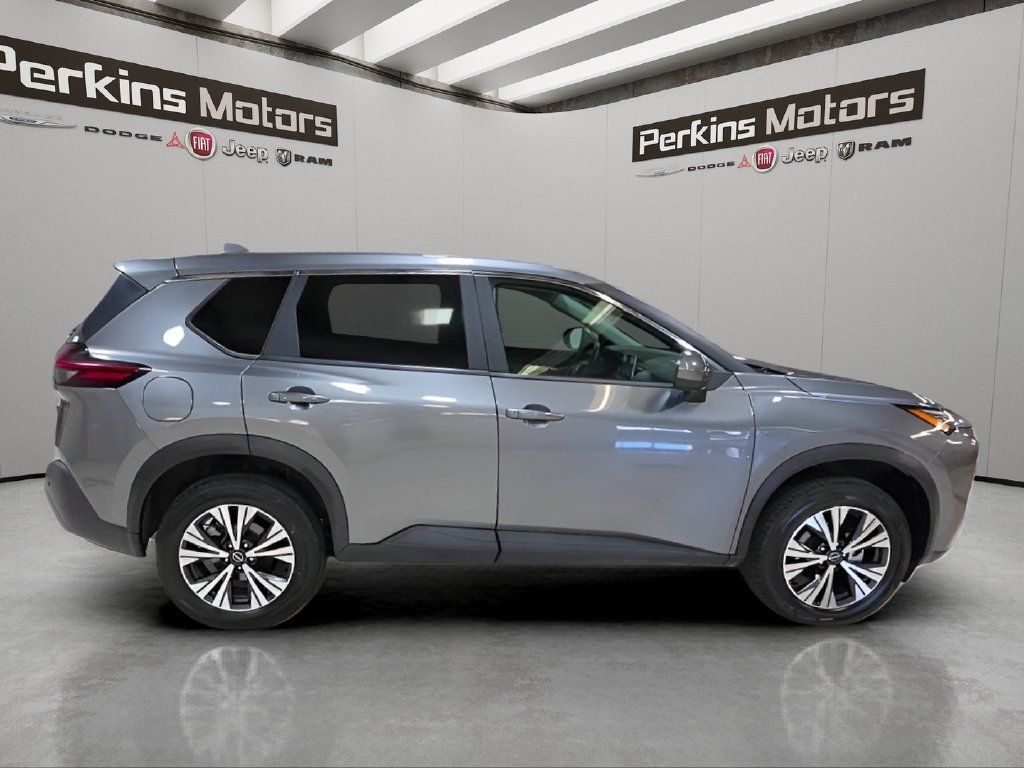Used 2023 Nissan Rogue SV AWD/4WD image 4