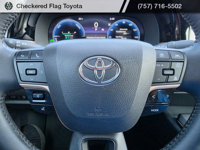 Used 2023 Toyota Crown AWD/4WD image 12