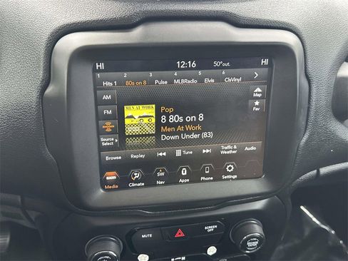 Used 2020 Jeep Renegade Latitude w/ UConnect 8.4 Nav Group image 20