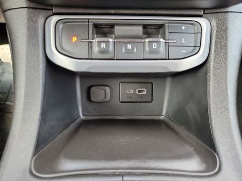 Used 2022 GMC Acadia SLE image 20