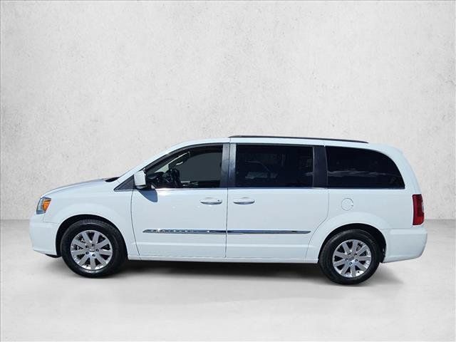 Used 2016 Chrysler Town & Country Touring FWD image 9