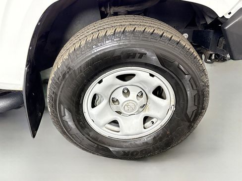 Used 2023 Toyota Tacoma SR image 31