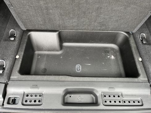 Used 2025 Jeep Wrangler Sahara image 14