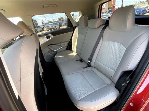Used 2020 Kia Soul LX FWD image 28