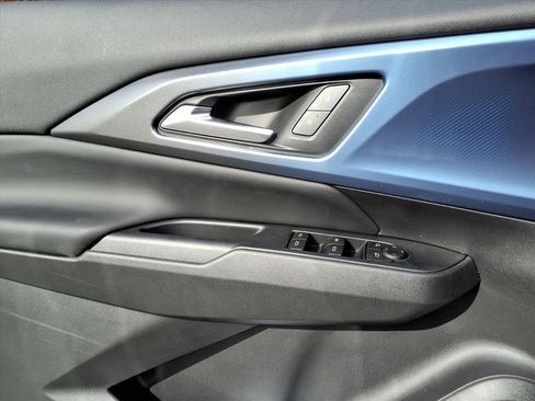 New 2026 Chevrolet Equinox EV LT image 16