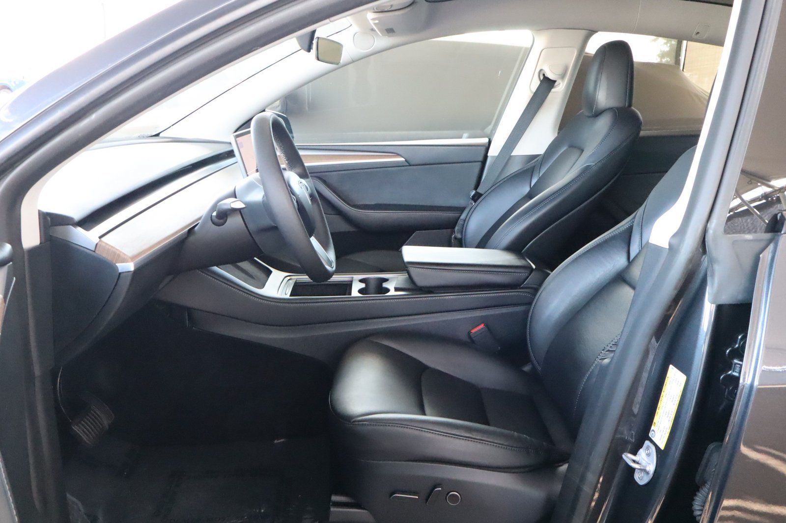 Used 2024 Tesla Model Y Long Range RWD image 20