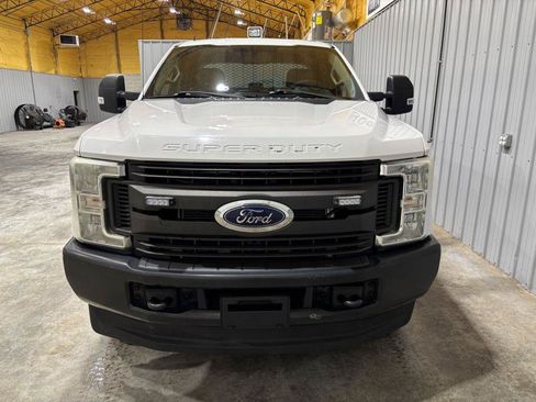 Used 2017 Ford F250 XL w/ Power Equipment Group AWD/4WD image 7