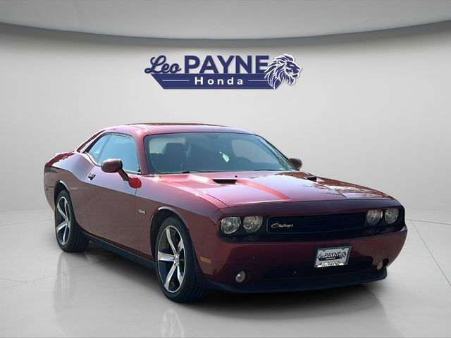 Used 2014 Dodge Challenger SXT RWD image 1