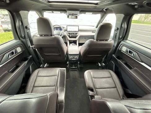Used 2025 Ford Explorer Platinum w/ LUX Leather Package AWD/4WD image 52