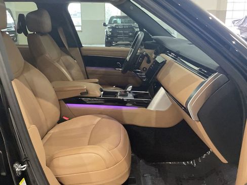 Used 2025 Land Rover Range Rover Long Wheelbase SE image 11