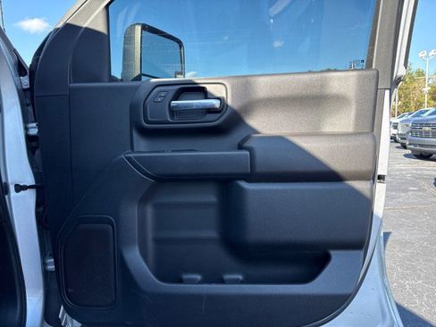 Used 2022 Chevrolet Silverado 2500 Custom w/ Custom Value Package image 12