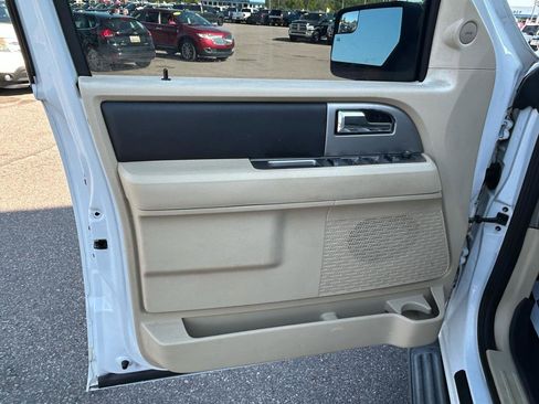 Used 2015 Ford Expedition EL XLT w/ Equipment Group 202A RWD image 15