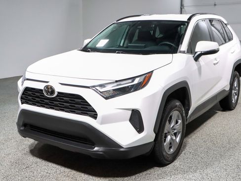 Used 2022 Toyota RAV4 XLE FWD image 30