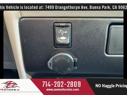 Used 2017 Toyota Sienna LE FWD image 34