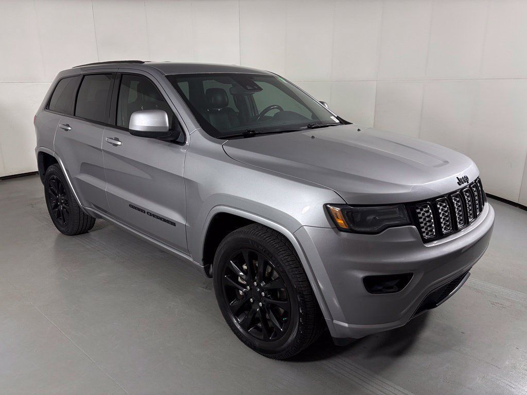 Used 2021 Jeep Grand Cherokee Laredo X RWD image 2