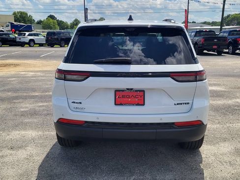 Used 2025 Jeep Grand Cherokee Limited w/ Luxury Tech Group II AWD/4WD image 3