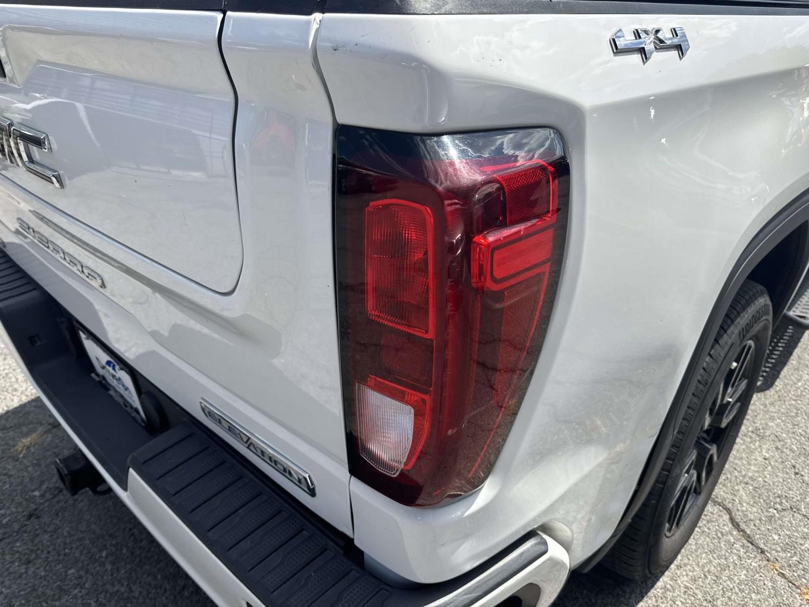 Used 2021 GMC Sierra 1500 Elevation AWD/4WD image 10