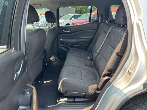 Used 2018 GMC Acadia SLE AWD/4WD image 12