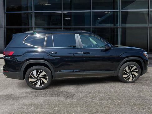 Used 2025 Volkswagen Atlas SE AWD/4WD image 8