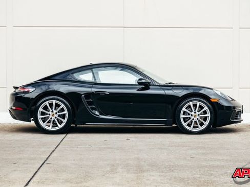 Used 2017 Porsche 718 Cayman image 11