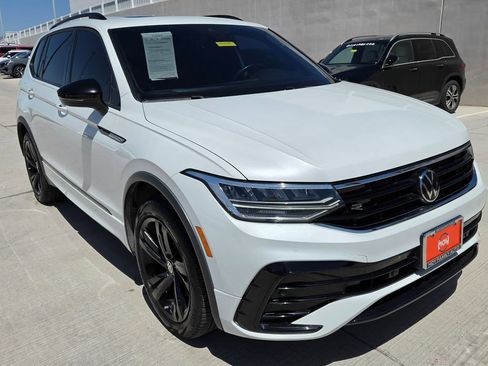 Used 2024 Volkswagen Tiguan SE R-Line FWD image 2