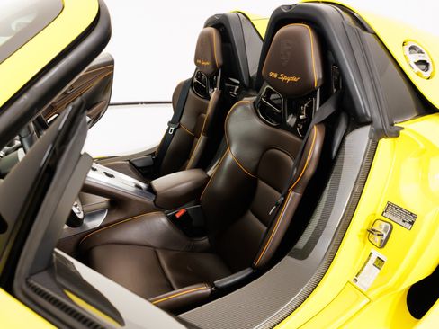 Used 2015 Porsche 918 Spyder AWD/4WD image 17
