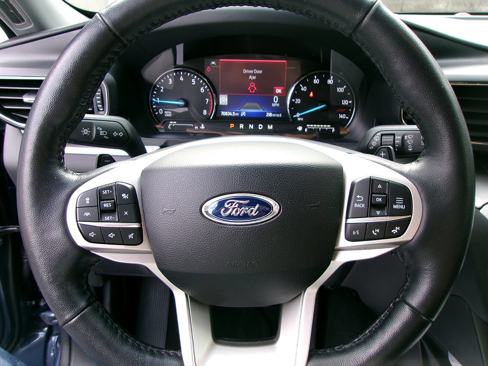 Used 2021 Ford Explorer XLT w/ Equipment Group 202A AWD/4WD image 19