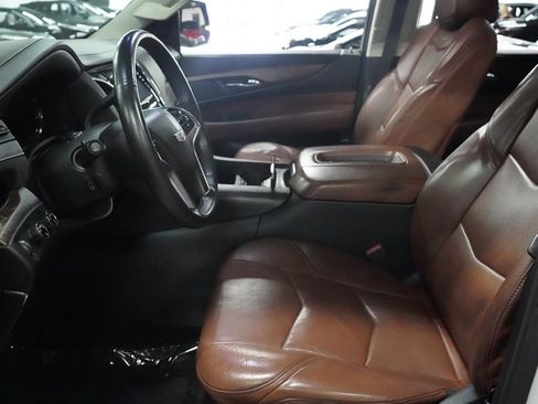 Used 2018 Cadillac Escalade ESV Premium Luxury AWD/4WD image 11