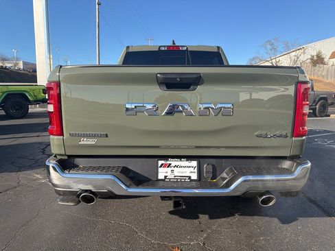 New 2026 RAM 1500 4x4 Crew Cab image 10