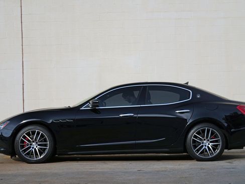 Used 2017 Maserati Ghibli w/ Luxury Package RWD image 8